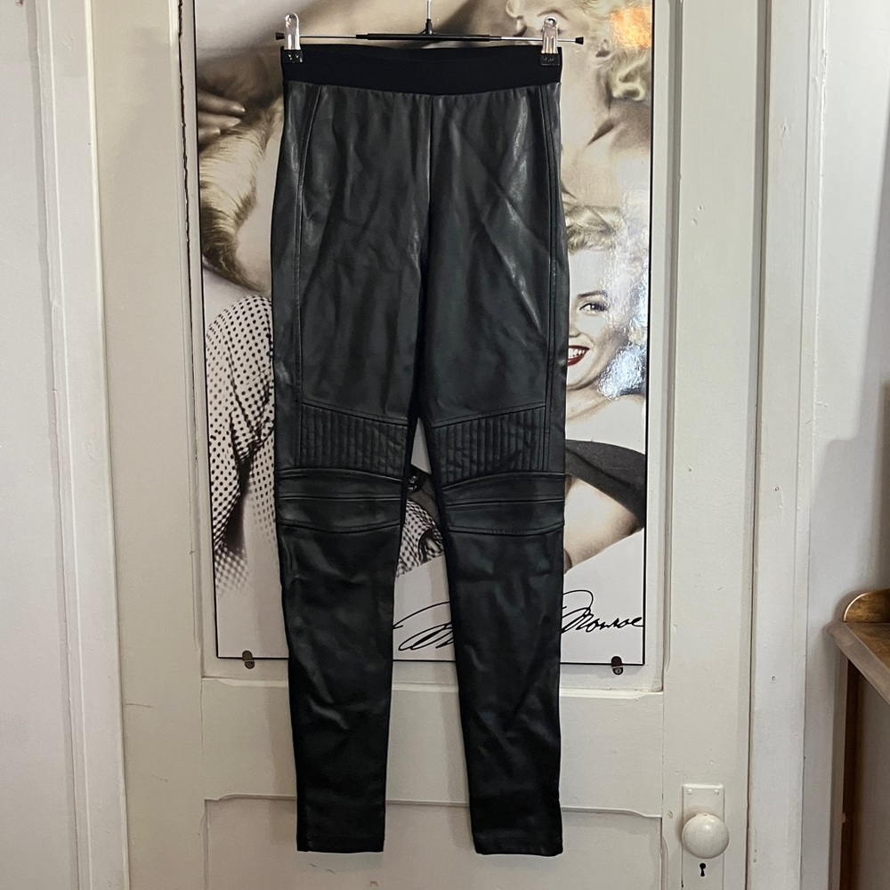 2/40$ Women’s Dex 2 sided leggings faux leather moto style size XSmall
